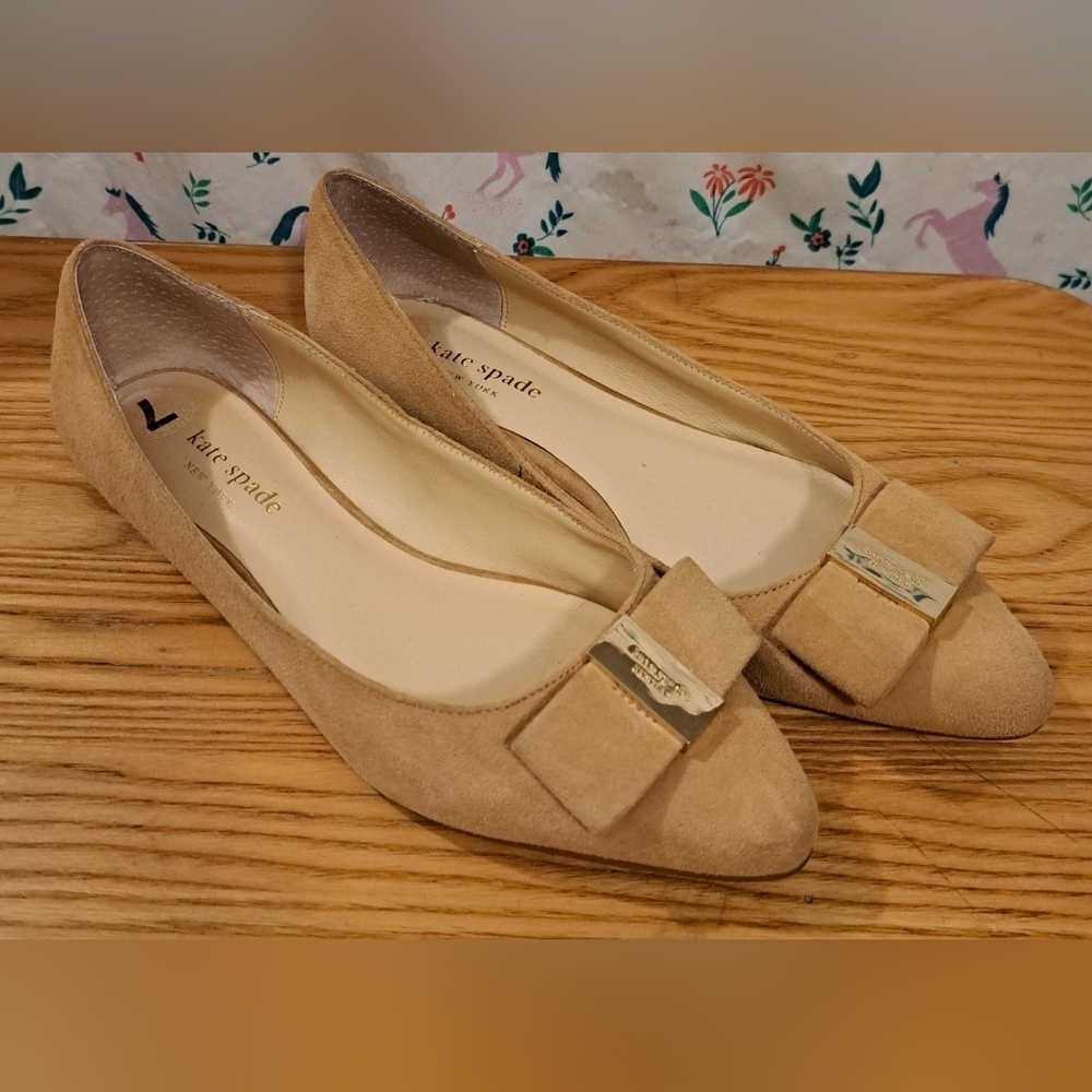 EUC Kate Spade Norah Beige Suede Neutral Boho Casual Flat Shoe w/ Bow SZ 7M
